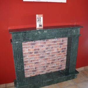 Cornice "Acropolis" 3 in Verde Guatemala